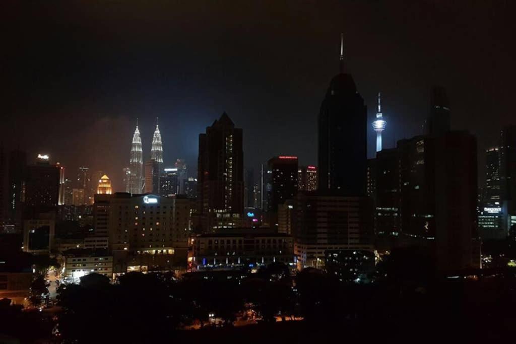 Klcc Regalia Suites Infinity Pool Kuala Lumpur Ngoại thất bức ảnh