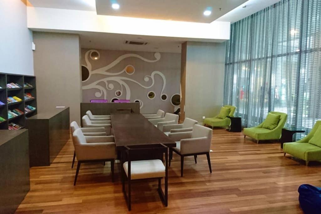 Klcc Regalia Suites Infinity Pool Kuala Lumpur Ngoại thất bức ảnh
